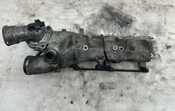 Mercedes-Benz E C207 W207 Intake manifold LF00051