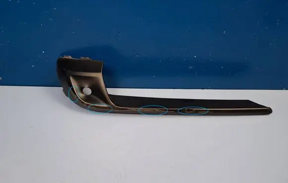 Front bumper splitter molding