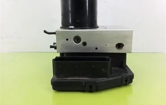 Mercedes-Benz C W203 ABS Pump A2035451632