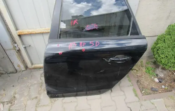 Audi A3 S3 8P Rear door