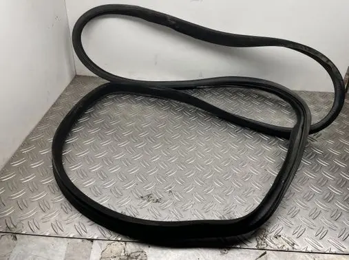 Mercedes-Benz GL X164 Rear door rubber seal (on body) 