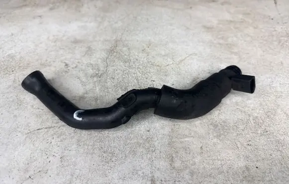 Mercedes-Benz C W204 Breather/breather pipe/hose A6460161881