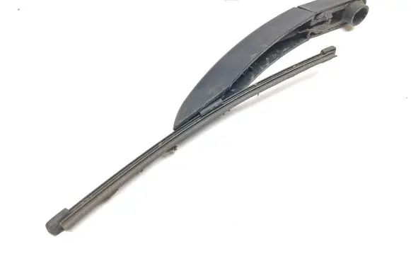 Rear wiper blade arm