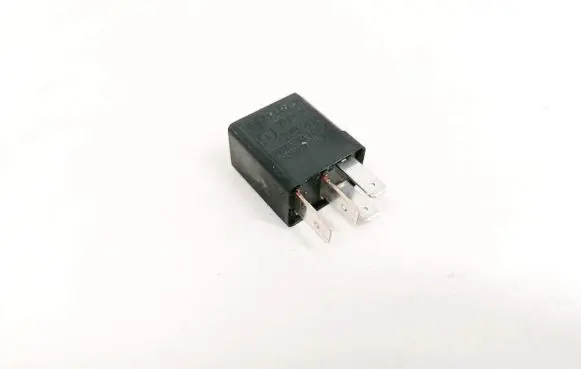 Opel Zafira A Other relay 24432680 70221