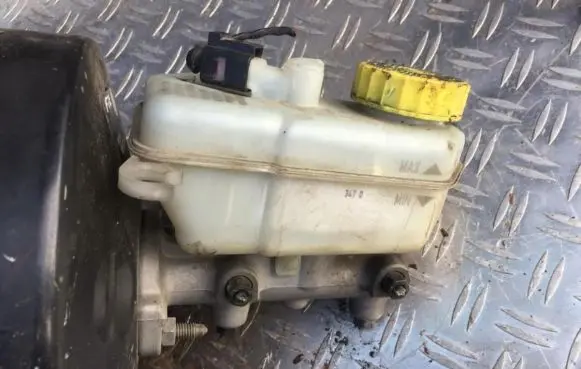 Skoda Fabia Mk1 (6Y) Master brake cylinder