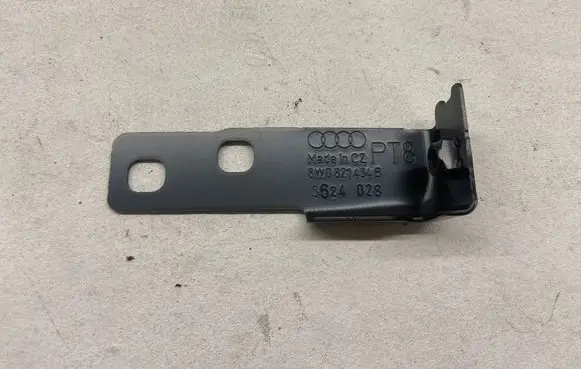 Audi A4 S4 B9 8W Fender mounting bracket 8W0821434B 362402S