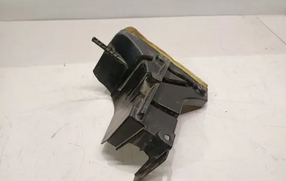 Peugeot 3008 II Other engine bay part 9812070580