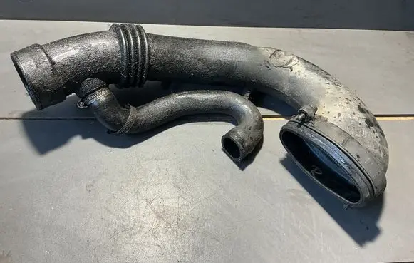 BMW 5 E39 Turbo air intake inlet pipe/hose 7786002