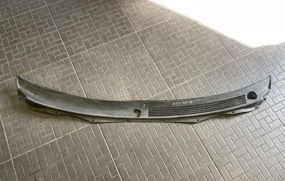 Mitsubishi Pajero Sport I Wiper trim Mr221996