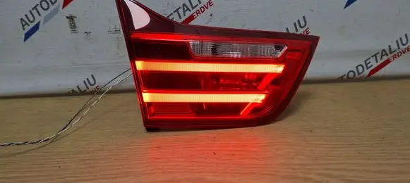 Tailgate rear/tail lights
