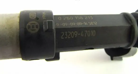 Toyota Auris 150 Fuel injector 0280158213