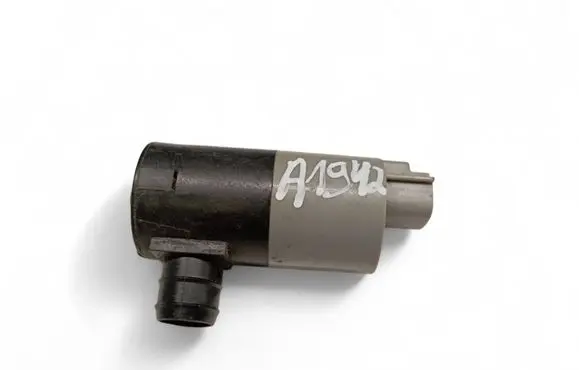 Toyota Avensis T220 Windscreen/windshield washer pump 30892