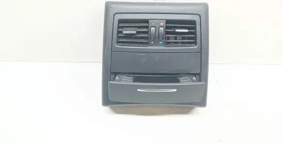BMW 3 E90 E91 Rear air vent grill 40526231