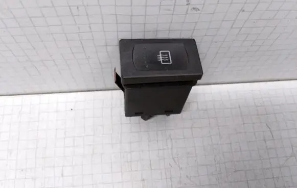 Volkswagen PASSAT B5.5 Windscreen/window heater switch 3B0959621C