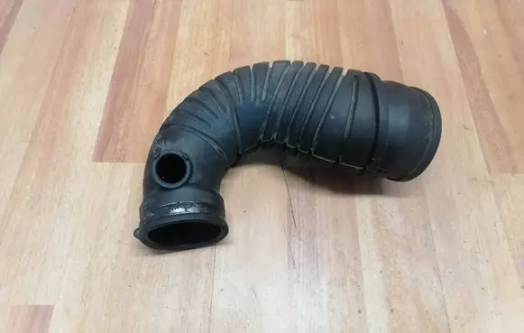 Mercedes-Benz Sprinter W901 W902 W903 W904 Turbo air intake inlet pipe/hose A9015283382