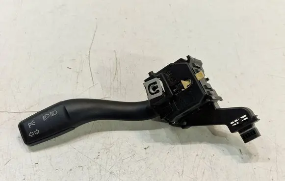 Audi A3 S3 A3 Sportback 8P Indicator stalk 8P0953513A