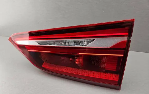 BMW X1 F48 F49 Tailgate rear/tail lights 7350696 63217350696 2710634