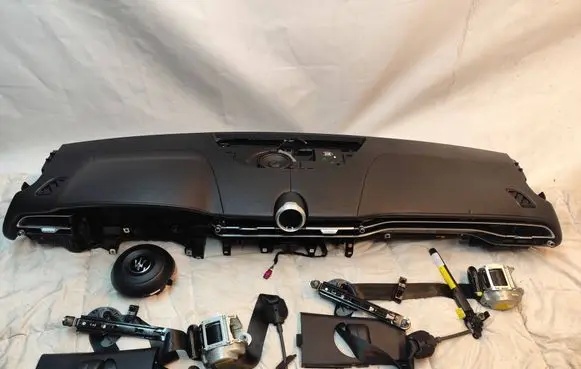 Radio/GPS head unit trim