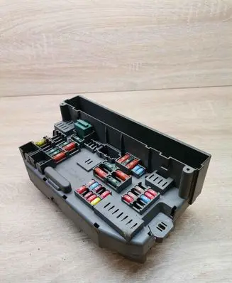 BMW 7 E65 E66 Fuse module 040407 073214