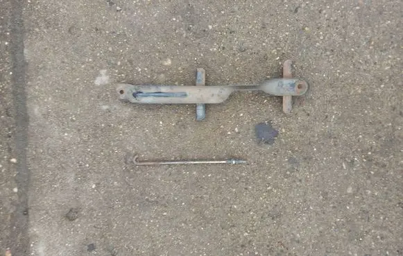 Mazda 6 Battery bracket 