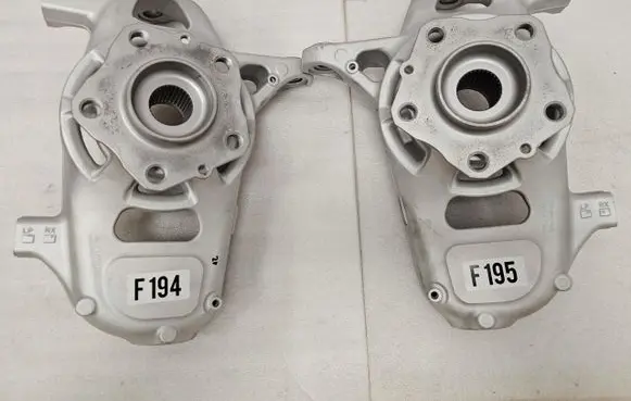 Ferrari Portofino Front wheel hub spindle knuckle 331664