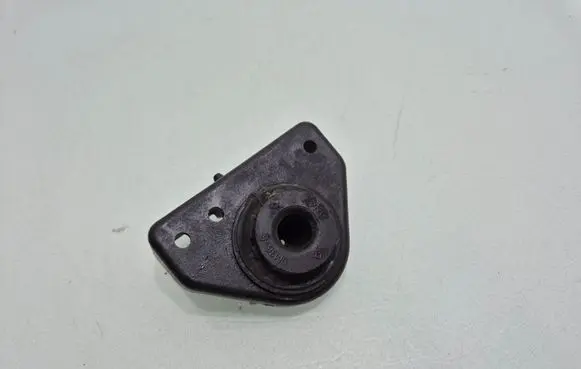 Hyundai Tucson TL Radiator mount bracket 