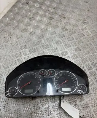 Volkswagen Sharan Speedometer (instrument cluster) 7M3920840N