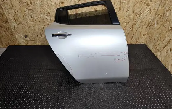Nissan Leaf I (ZE0) Rear door