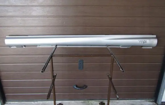 Front sill (body part)