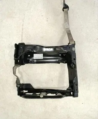 BMW 7 G11 G12 Radiator mount bracket 7368480