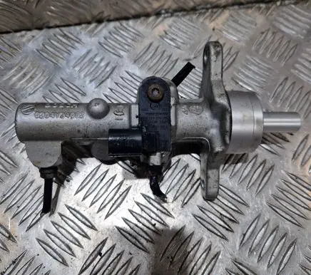 Seat Leon (1P) Master brake cylinder 1K1614019F 0204Y24052