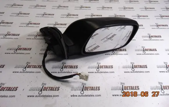 Toyota Avensis T220 Front door electric wing mirror E11015440