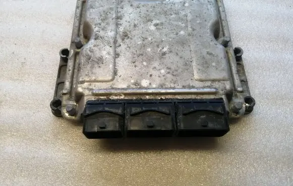 Renault Laguna II Engine control unit/module 0281010637 8200211711 8200085386