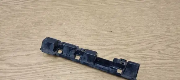 BMW 3 G20 G21 Fender mounting bracket 7428036