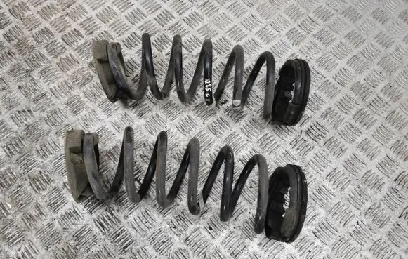 Land Rover Evoque II Rear coil spring K8D25B749FB