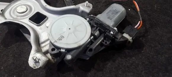 Hyundai i20 (PB PBT) Front door window regulator motor 988101j100 2621004680