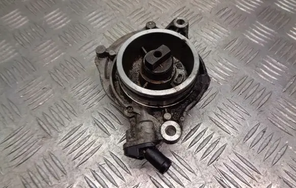 BMW 1 E81 E87 Vacuum pump