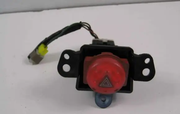 Nissan Almera Tino Hazard light switch