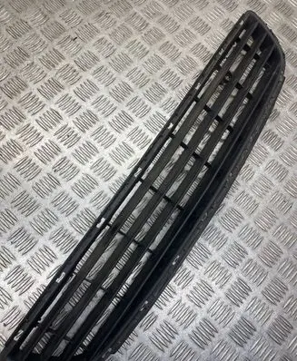 Opel Zafira B Front bumper lower grill 325769024 13124978