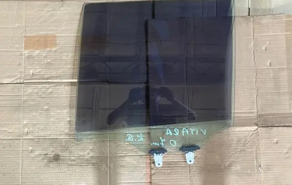 Suzuki Grand Vitara II Rear door window glass 43R00033 D0T20AS2 4002345