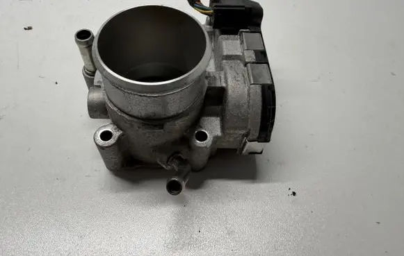 Hyundai i30 Throttle body valve 3510003AA0