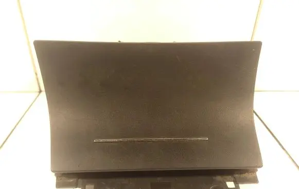 Skoda Octavia Mk2 (1Z) Car ashtray 1Z2863077A 1Z2857962B