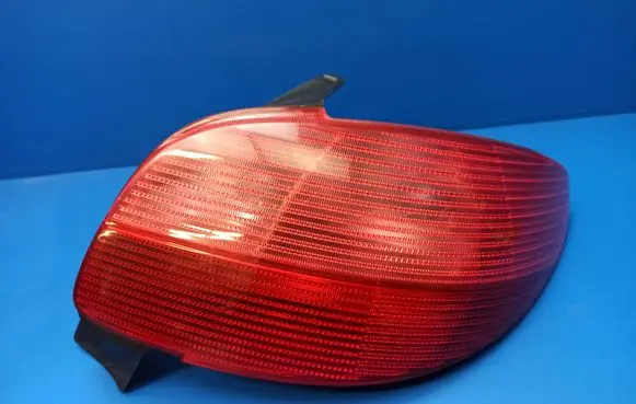 Peugeot 206 Rear/tail lights 2531D