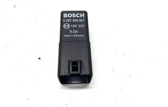 Volvo V60 Glow plug pre-heat relay 30785663 0281003047