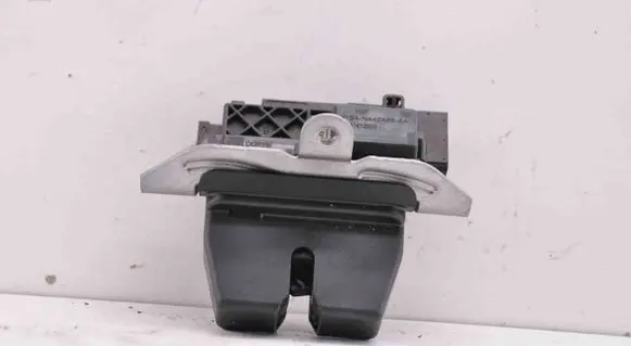 Tailgate/trunk/boot lock/catch/latch