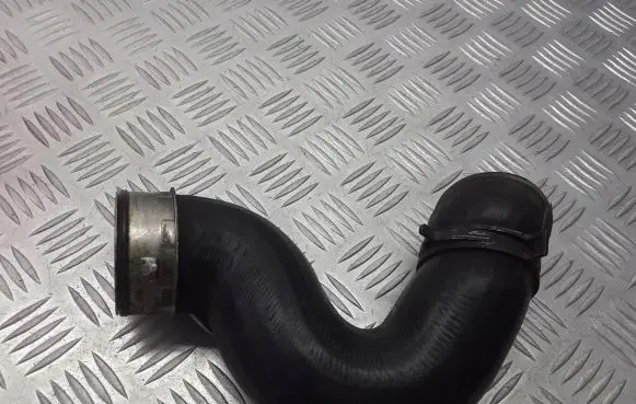 Seat Leon (1P) Turbo air intake inlet pipe/hose 1P1858331