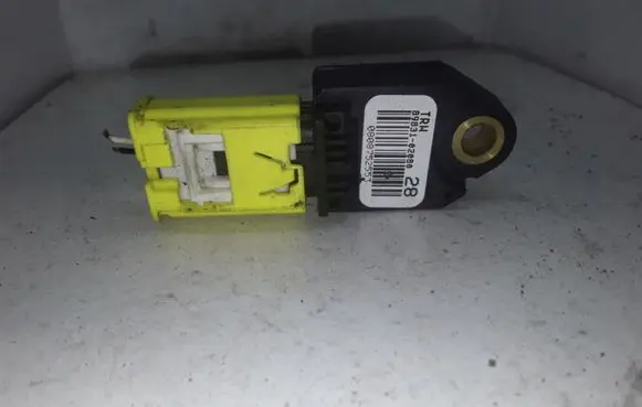 Toyota Yaris Airbag deployment crash/impact sensor 8983102080