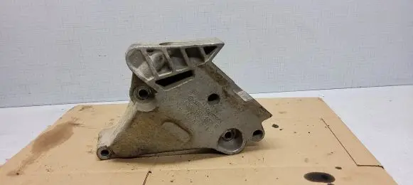 Volkswagen Caddy Engine mounting bracket 03G199207G