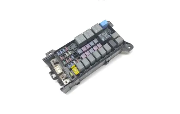 KIA Sedona Fuse module 0K52Y66760 10040726062