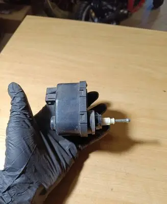 Audi 80 90 S2 B4 Headlight level adjustment motor 165941295 00437548